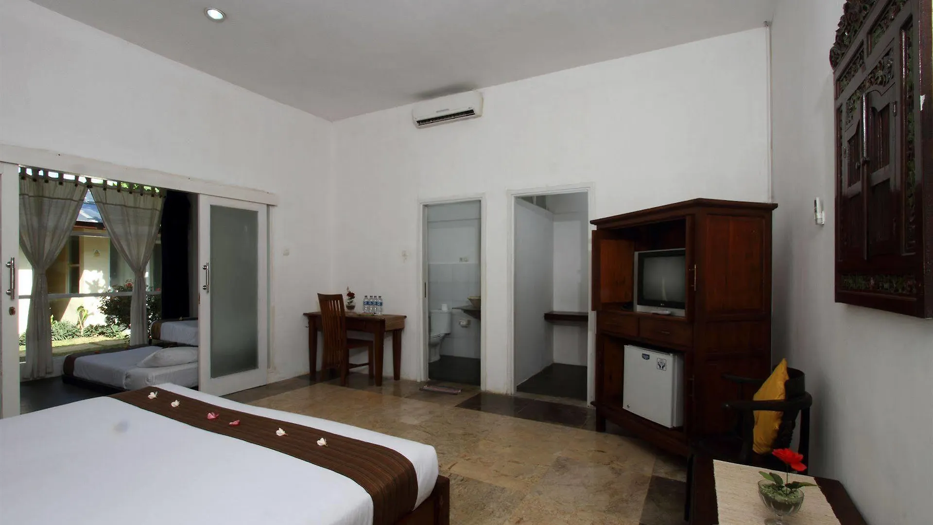 The Seminyak Village Resort فندق سمينياك